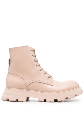 Alexander McQueen Wander lace-up boots - Pink