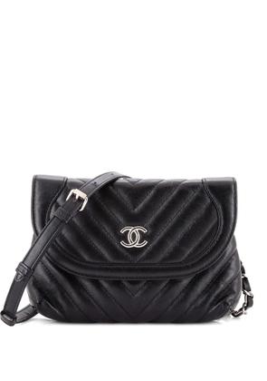 CHANEL Pre-Owned Round Flap Convertible Waist Bag Chevron Calfskin belt bag - Black