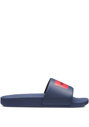 HUGO Timein logo-detail slides - Blue