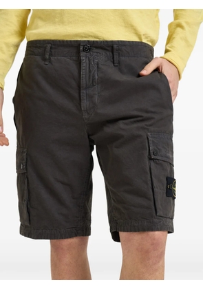 Stone Island logo-patch cargo shorts - Grey