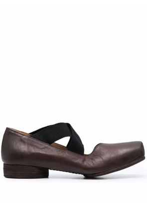 Uma Wang crossover-strap ballerina shoes - Brown