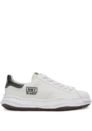 Maison MIHARA YASUHIRO Blakey MMY low-top sneakers - White