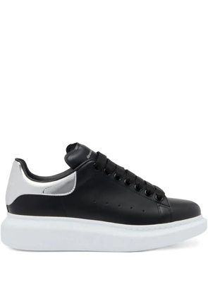 Alexander McQueen Oversized leather sneakers - Black