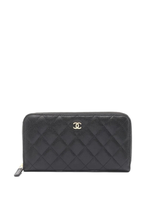CHANEL Pre-Owned 2021 quilted zip wallet - Black