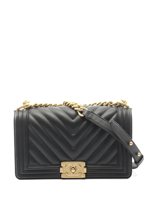 CHANEL Pre-Owned 2019 Boy Chanel Chevron V-Stitch chevron-pattern chain-strap shoulder bag - Black