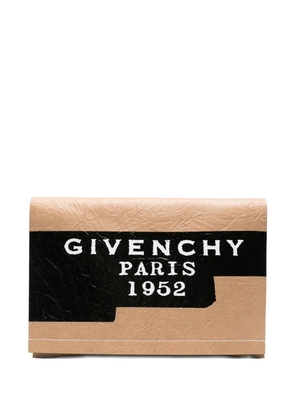 Givenchy logo-print clutch bag - Neutrals