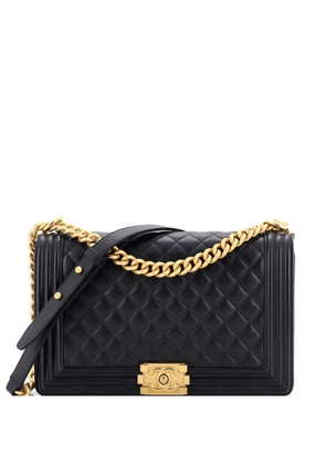 CHANEL Pre-Owned Boy Flap Bag Quilted Calfskin New Medium shoulder bag - Black