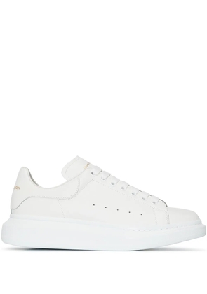Alexander McQueen oversized sneakers - White