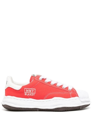 Maison MIHARA YASUHIRO ridged-trim low-top sneakers - Red