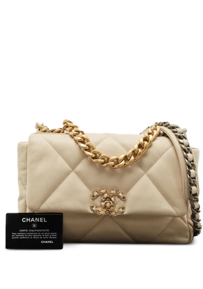 CHANEL Pre-Owned small 19 quilted leather flap-closure shoulder bag - Neutrals