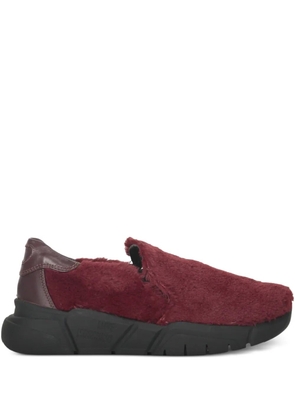 Moschino faux-fur slip-on sneakers - Red
