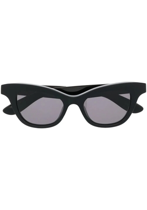 Alexander McQueen Eyewear tinted lens cat eye sunglasses - Black