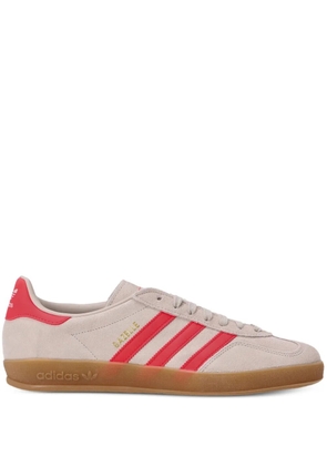 adidas three-stripe leather low-top sneakers - Neutrals