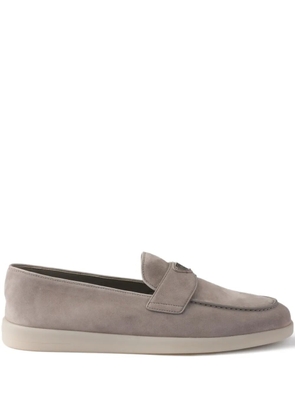 Prada triangle-logo suede loafers - Grey