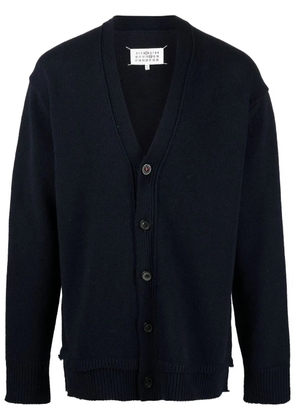 Maison Margiela elbow-patch V-neck cardigan - Blue