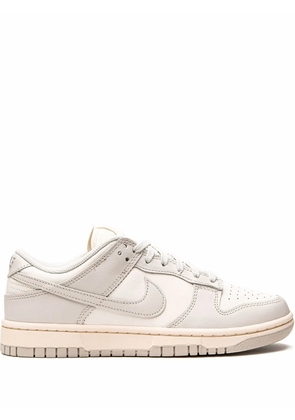 Nike Dunk Low 'Light Bone' sneakers - White