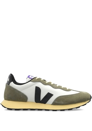 VEJA V-logo suede trainers - Green