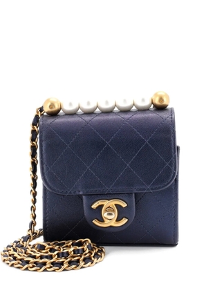 CHANEL Pre-Owned Chic Pearls Flap Clutch with Chain Quilted Goatskin Mini crossbody bag - Blue