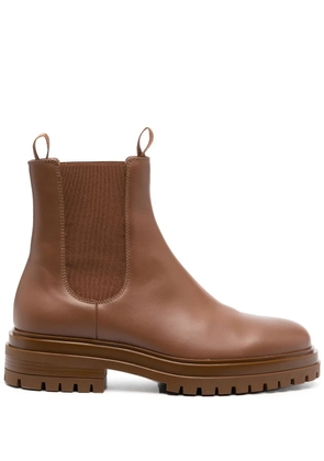 Gianvito Rossi round toe ankle boots - Brown