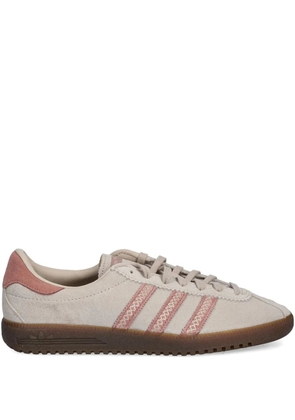 adidas Bermuda three-stripe sneakers - Neutrals