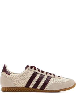 adidas three-stripes mesh low-top sneakers - Neutrals