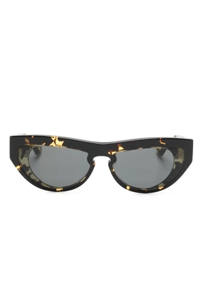 Burberry Eyewear cat-eye sunglasses - Brown