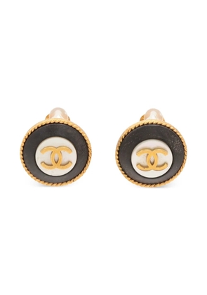 CHANEL Pre-Owned 1995 CC clip-on earrings - Black