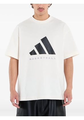 adidas basketball logo-print T-shirt - White