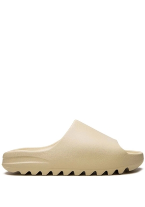 adidas Yeezy YEEZY 'Bone (2022 Restock)' slides - Brown