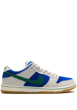 Nike Dunk Low SB 'Hyper Royal Malachite' sneakers - White