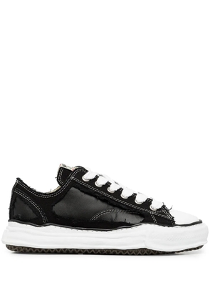 Maison MIHARA YASUHIRO Peterson Low distressed canvas sneakers - Black