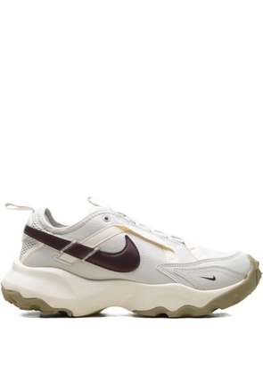 Nike TC 7900 lace-up sneakers - Neutrals