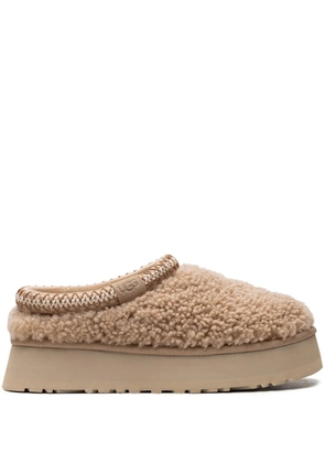 UGG Tazz Maxi Curly 'Sand' slippers - Neutrals