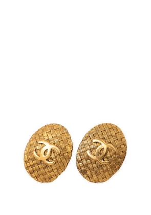 CHANEL Pre-Owned 1980-1990 CC Gold Plated Woven Oval Clip on Earrings costume earrings