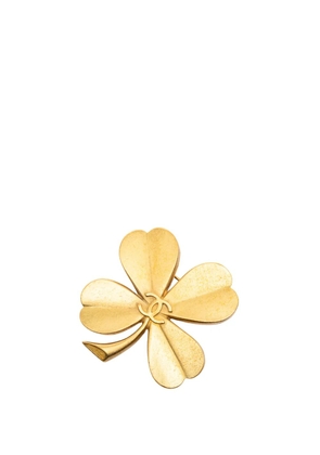 CHANEL Pre-Owned 1994 CC Brushed Gold Plated Four Leaf Clover Brooch costume brooch