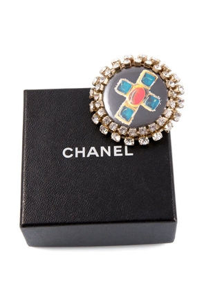 CHANEL Pre-Owned 2008 embellished cross-design brooch - Gold