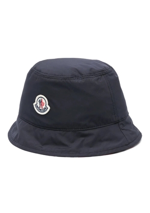 Moncler logo-patch bucket hat - Blue