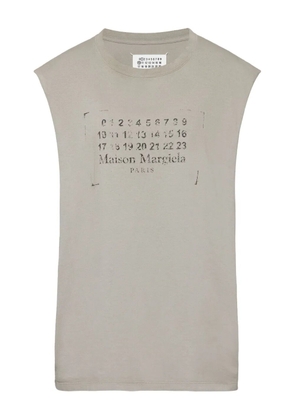 Maison Margiela logo-print sleeveless top - Grey