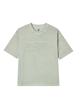 izzue embossed-logo T-shirt - Green