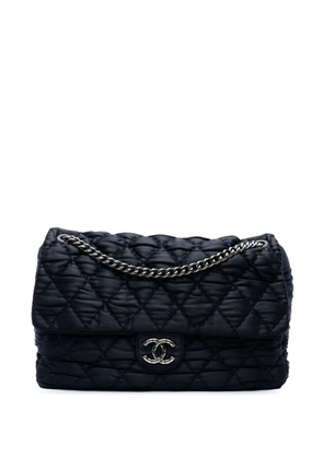 CHANEL Pre-Owned 2009-2010 Extra Large CC Quilted Satin Single Flap shoulder bag - Blue