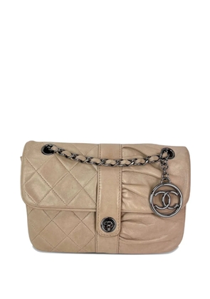 CHANEL Pre-Owned Pile Ou Face quilted flap shoulder bag - Neutrals
