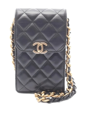 CHANEL Pre-Owned 2010s matelassé phone bag - Black