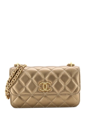 CHANEL Pre-Owned CC Flap Phone Holder with Chain Quilted Lambskin Mini shoulder bag - Gold