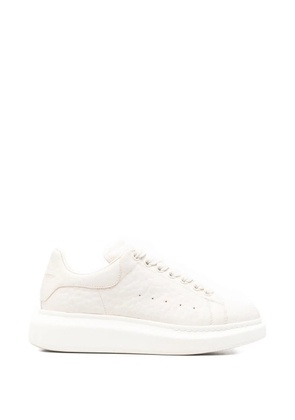 Alexander McQueen Pre-Owned Oversized platform leather sneakers - Neutrals