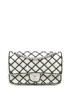 CHANEL Pre-Owned 2008-2009 Reissue 2.55 Quilted Sequined Mesh Double Flap 225 shoulder bag - White