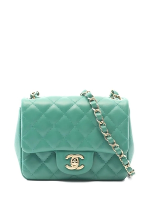 CHANEL Pre-Owned 2021 mini Classic Flap quilted chain shoulder bag - Green