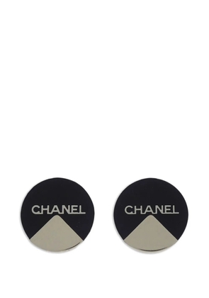 CHANEL Pre-Owned 2000 logo-detail clip-on earrings - Black