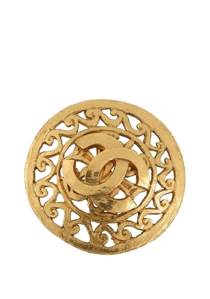 CHANEL Pre-Owned 1995 CC Gold Plated Medallion Brooch costume brooch