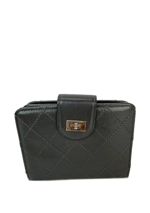 CHANEL Pre-Owned 2.55 Reissue quilted zip-closure wallet - Black