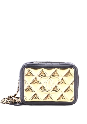 CHANEL Pre-Owned CC Zip Around Clutch with Chain Quilted Metal and Lambskin Small crossbody bag - Black